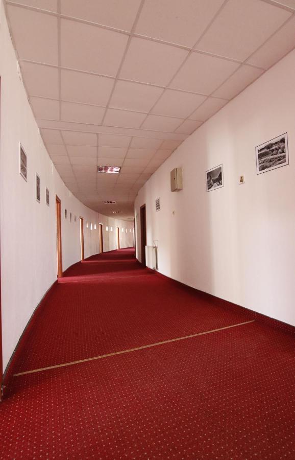 Hotel Tineretului Bukares Bagian luar foto